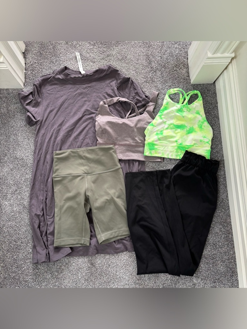 Lululemon sz 4 bundle of clothing!